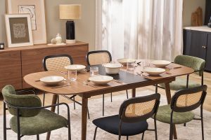 Chaises design en tissu effet velours texturé vert kaki, métal noir et cannage rotin (lot de 2) MIRANDA