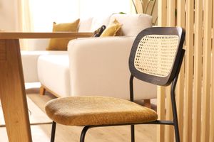 Designstühle aus texturiertem Samteffekt in Bronze, schwarzes Metall und Rattan-Geflecht (2er-Set) MIRANDA