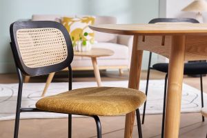 Chaises design en tissu effet velours texturé bronze, métal noir et cannage rotin (lot de 2) MIRANDA