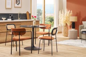 Chaises design en tissu effet velours texturé terre brulée, métal noir et cannage rotin (lot de 2) MIRANDA