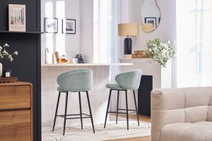 Tabourets de bar design en tissu effet velours texturé vert céladon et métal noir (lot de 2) ROSALIE