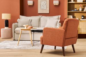 Fauteuil scandinave en tissu effet velours texturé terre brûlée et bois foncé ISKO