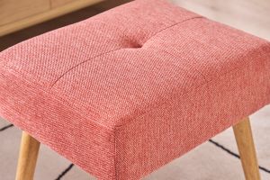 Tabouret bas en tissu effet velours texturé terracotta et bois clair massif H46 cm GUESTA