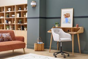 Gepolsterter Bürostuhl mit Rollen aus strukturiertem Samteffektgewebe in Beige und Schwarzem Metall BALTIK