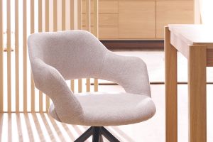 Chaise pivotante 360° en tissu effet velours texturé beige et métal noir JESSY