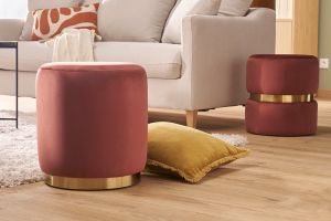 Pouf rond en velours rouge tomette et métal doré D40 cm AMAYA