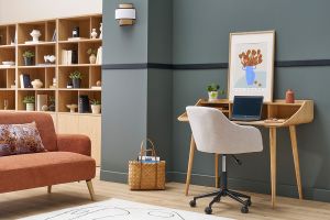 Chaise de bureau capitonnée à roulettes en tissu effet velours texturé beige et métal noir BALTIK