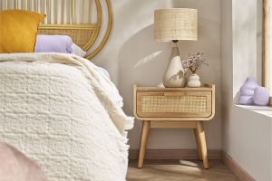 Lampe à poser taupe en céramique mate et abat-jour en raphia H49 cm PYRUS