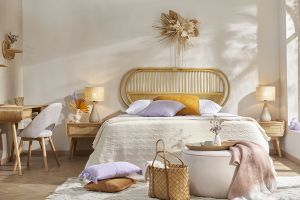 Comodini con cassetto in legno massello chiaro e motivo a intreccio in rattan (set di 2) ATHÈNE