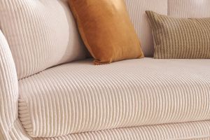 Canapé scandinave 3 places en tissu velours côtelé écru et bois clair CREEP